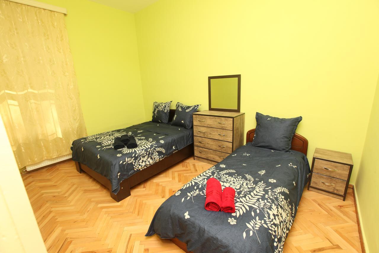 Apartment At Stalin House Tbilisi Esterno foto