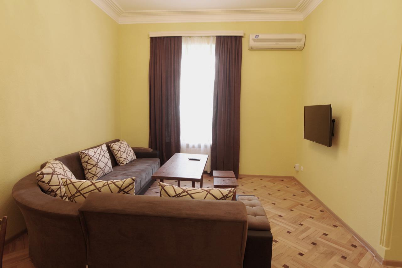 Apartment At Stalin House Tbilisi Esterno foto