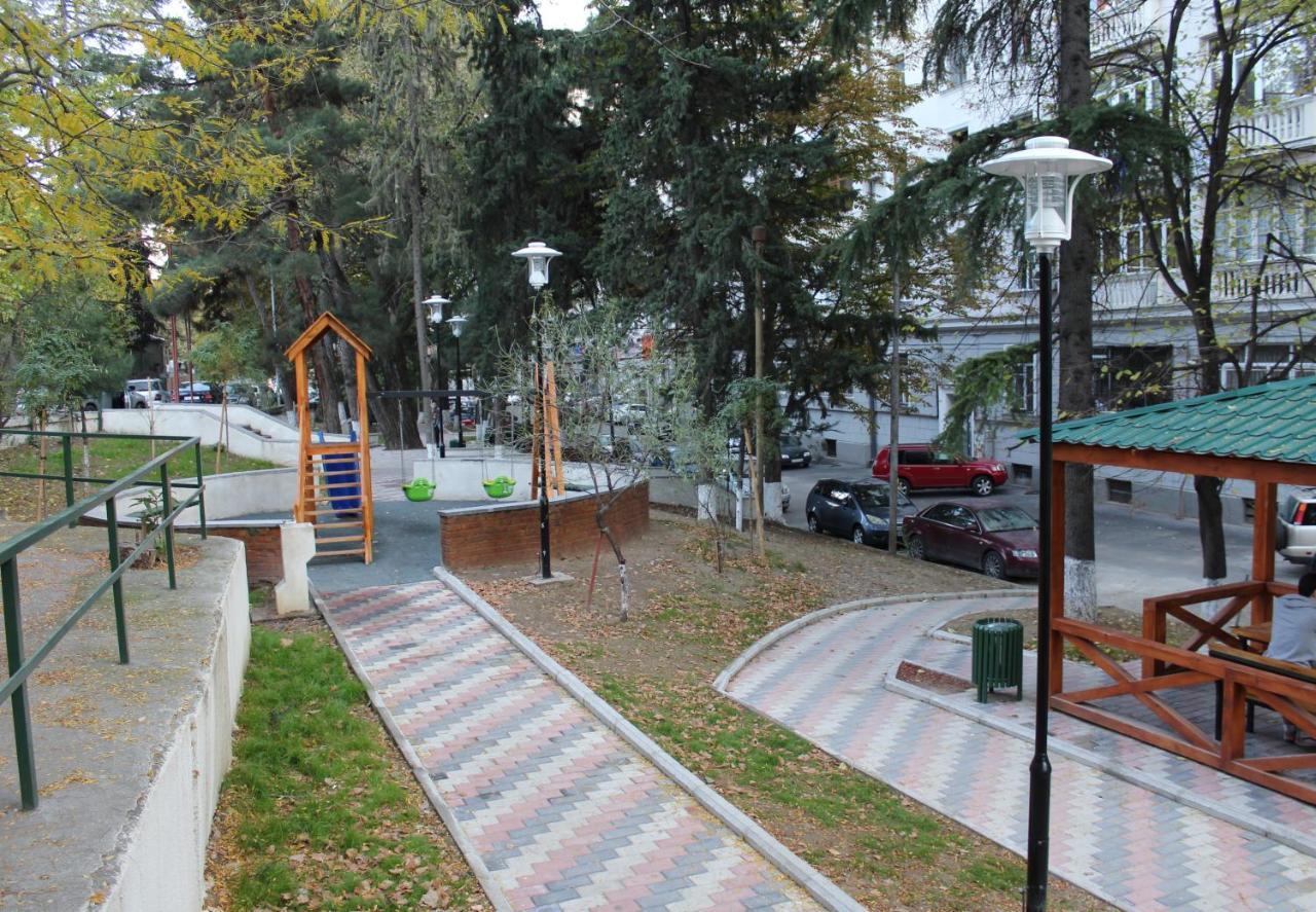 Apartment At Stalin House Tbilisi Esterno foto